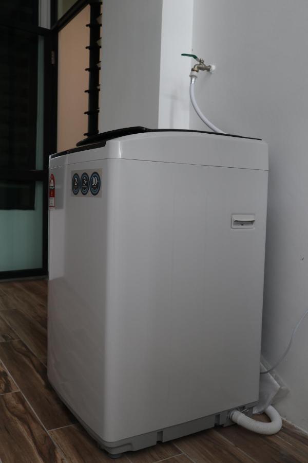 Zen66 @ Roxy Serviced Apartment Kuching Buitenkant foto